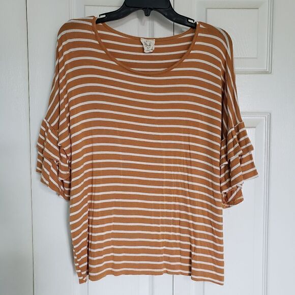 Fantastic Fawn Short Sleeve Stripe Shirt with Ruffle Sleeves Size Medium - Picture 1 of 7